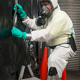 Ochrona pracowników podczas usuwania azbestu