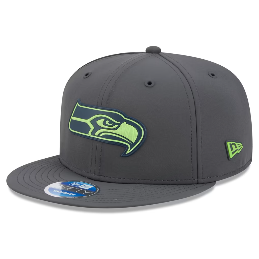 SNAPBACK CAP