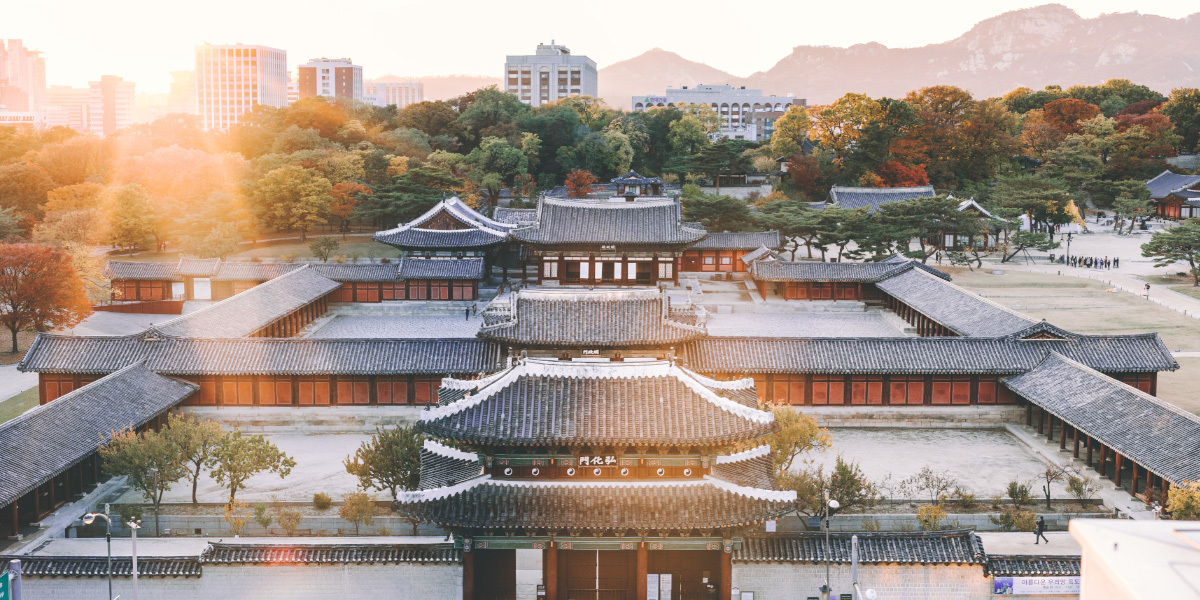 Image of sunset over palace in South Korea