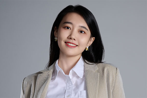 Yanshu "Sybil" Wang headshot