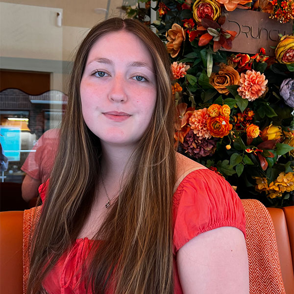 Hailey Rose Dickinson headshot.