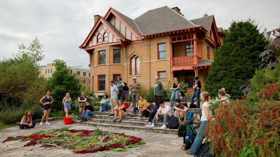 Students in Landscape Architecture 373 gather at Allen Centennial Gardens for a design exercise